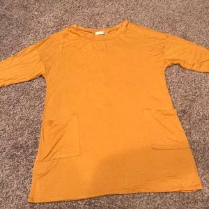 Button back boutique tunic